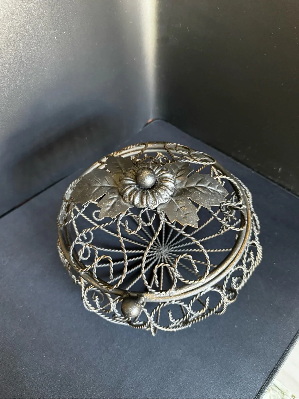 Vintage Wire Basket, Lid Lead Motif Holiday